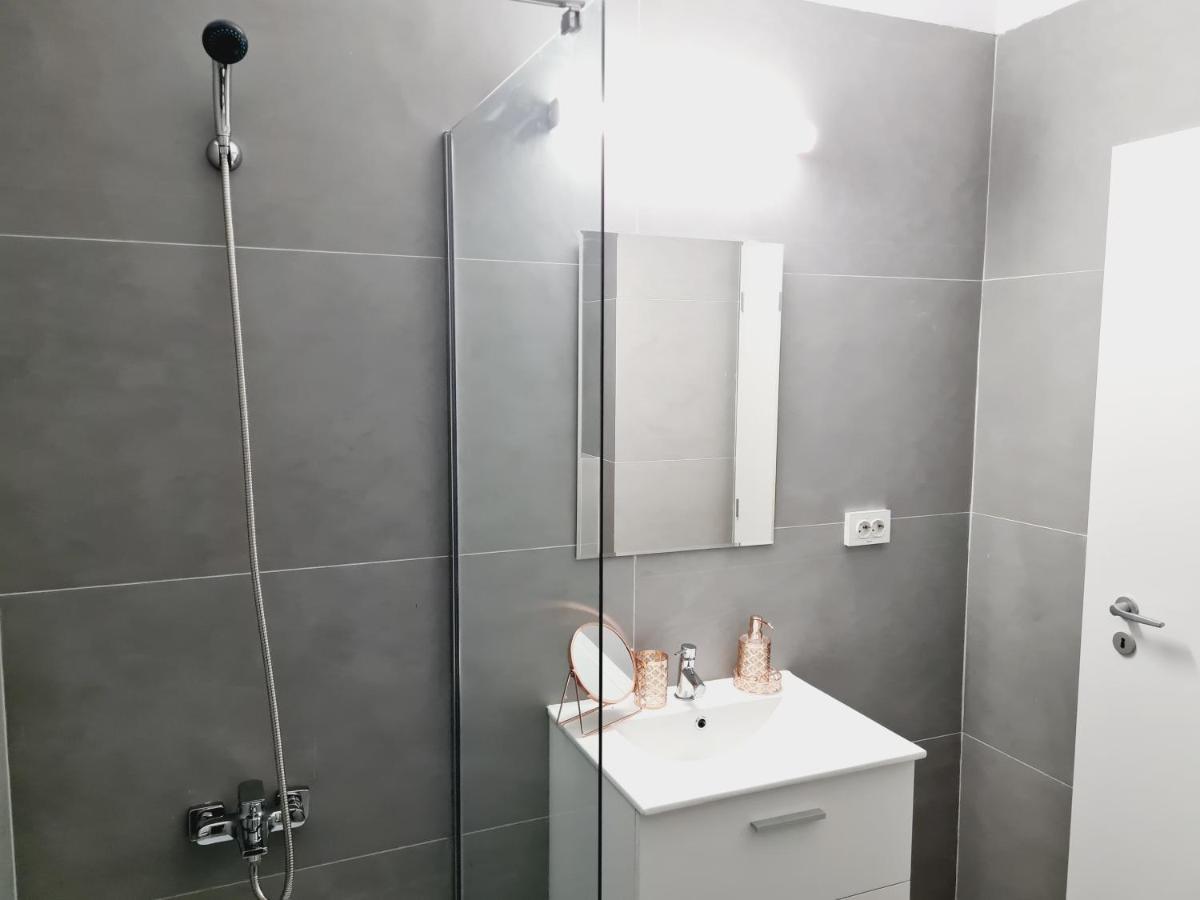 Lovely Ultracentral Apartment With Parking Κλουζ-Ναπόκα Εξωτερικό φωτογραφία